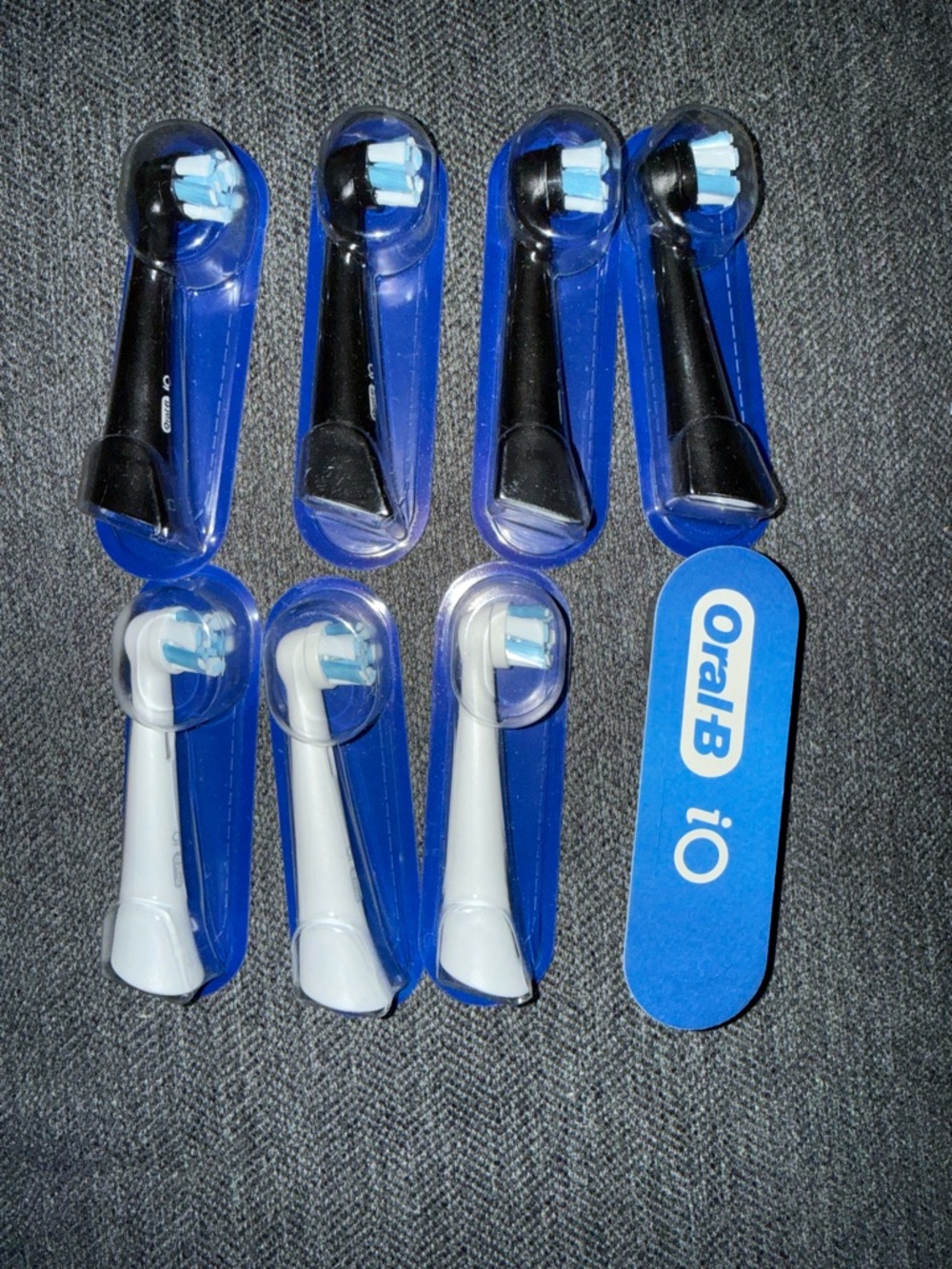 iO Electric Toothbrush Replacement Brush Heads - Black/White (8 Pack)